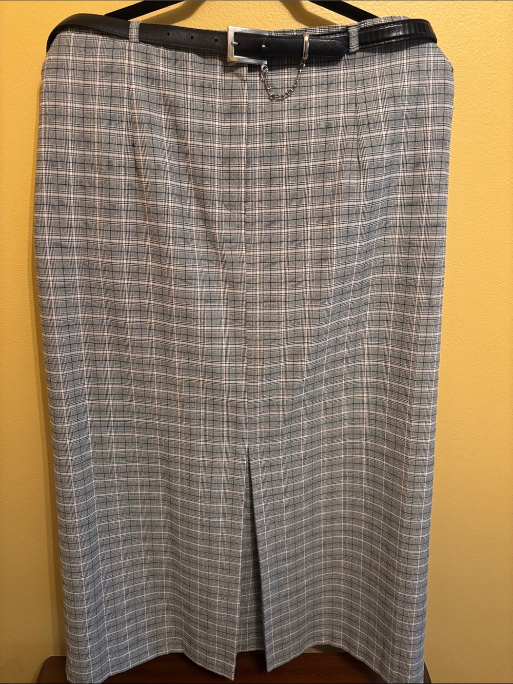 Sag Harbor Gray Plaid Pencil Skirt with Front Slit